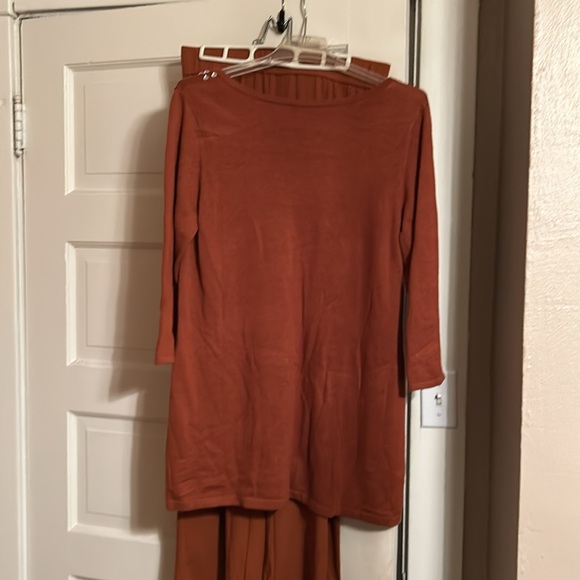 Iman 2 piece rust set, pants ribbed wide leg, size medium, top has some bling - Picture 4 of 8